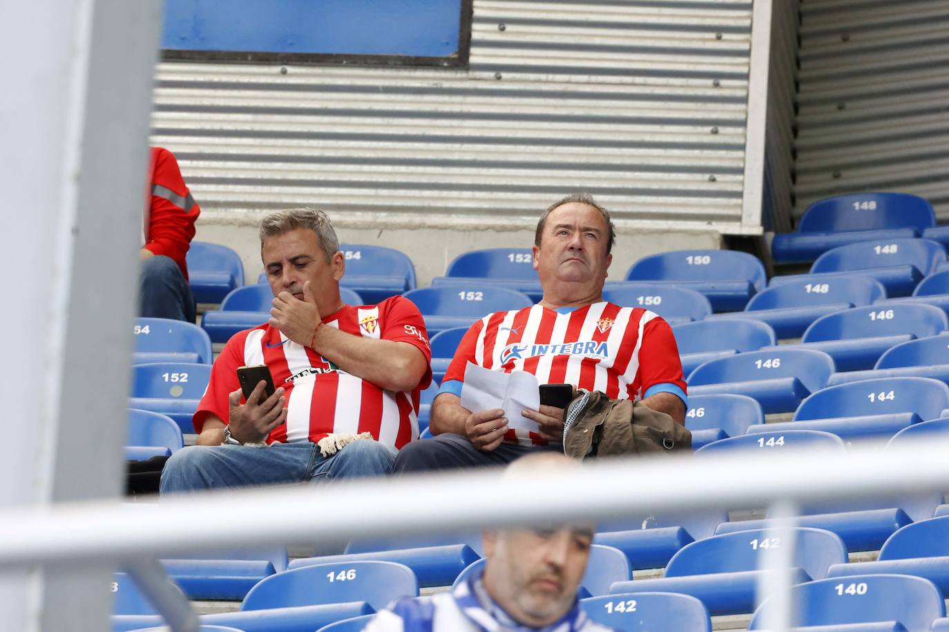 Fotos: ¿Estuviste en el Alavés - Sporting? ¡Búscate!