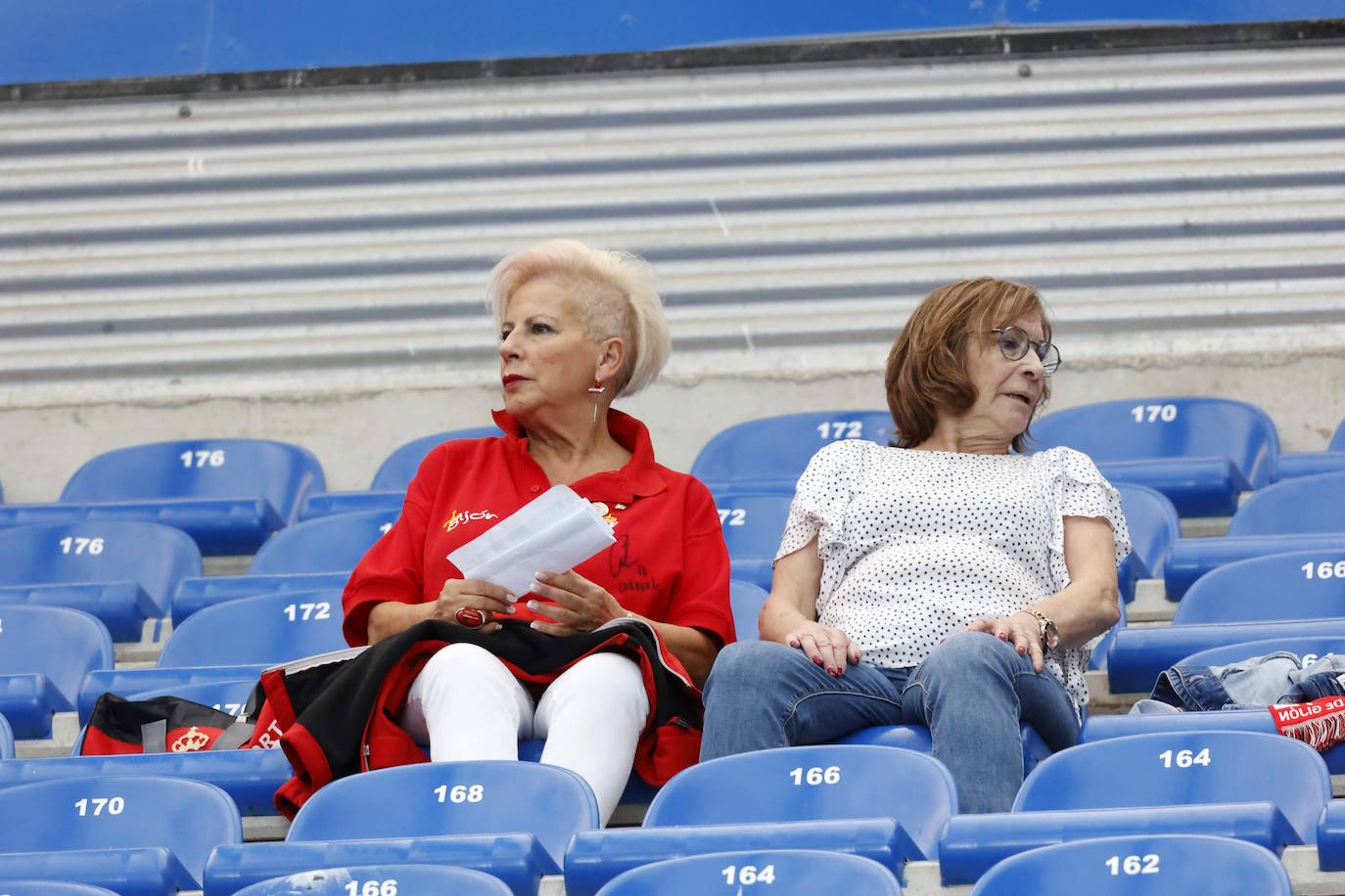 Fotos: ¿Estuviste en el Alavés - Sporting? ¡Búscate!