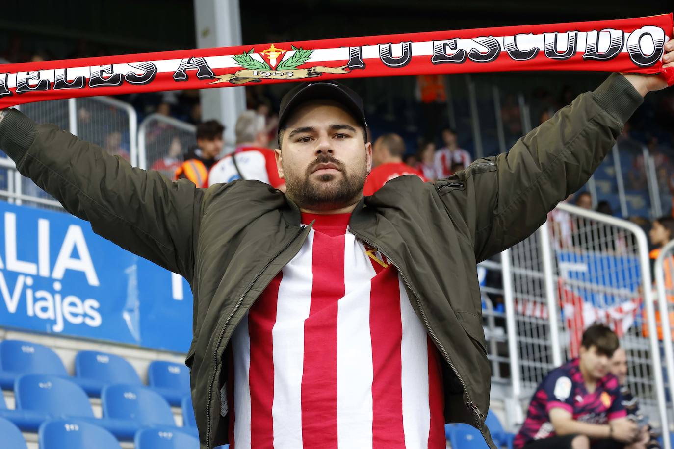 Fotos: ¿Estuviste en el Alavés - Sporting? ¡Búscate!