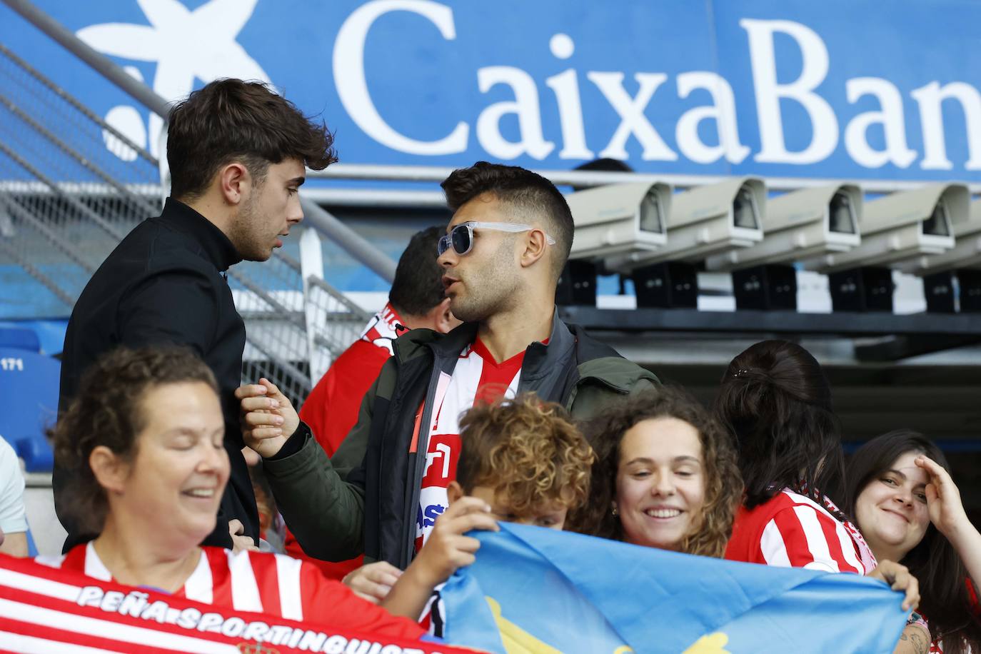 Fotos: ¿Estuviste en el Alavés - Sporting? ¡Búscate!