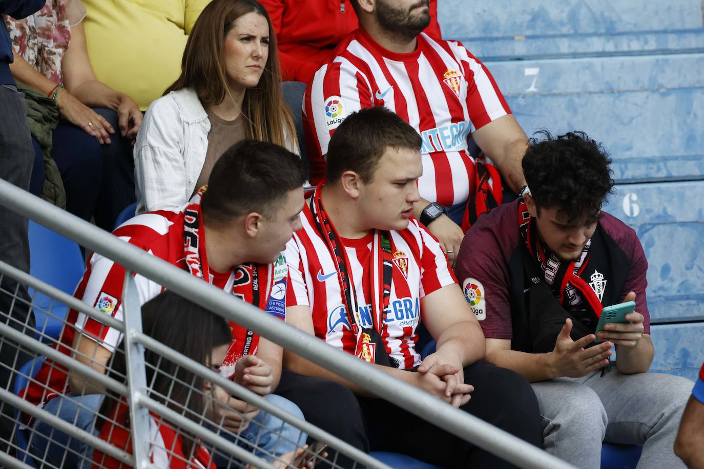 Fotos: ¿Estuviste en el Alavés - Sporting? ¡Búscate!