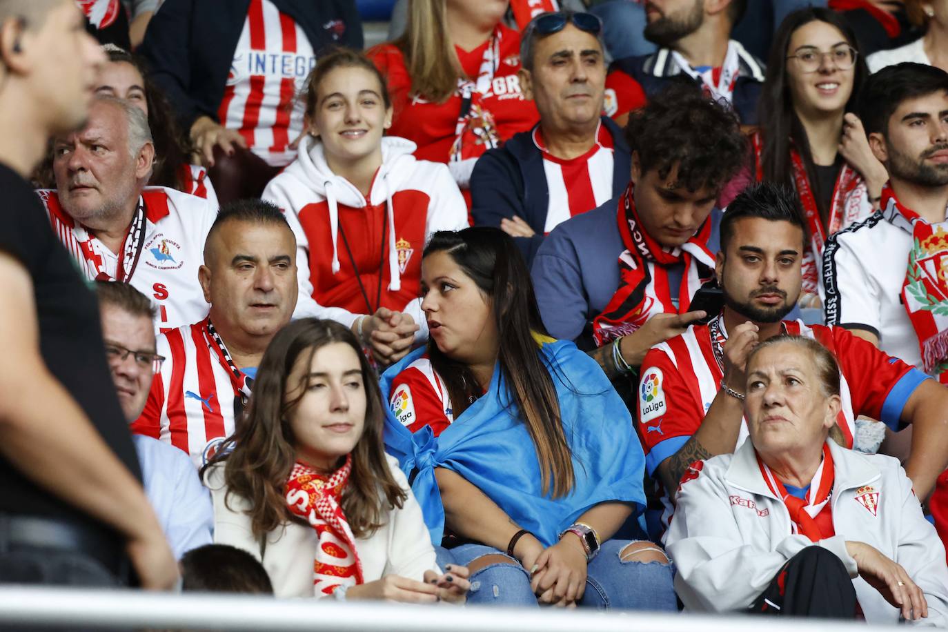 Fotos: ¿Estuviste en el Alavés - Sporting? ¡Búscate!