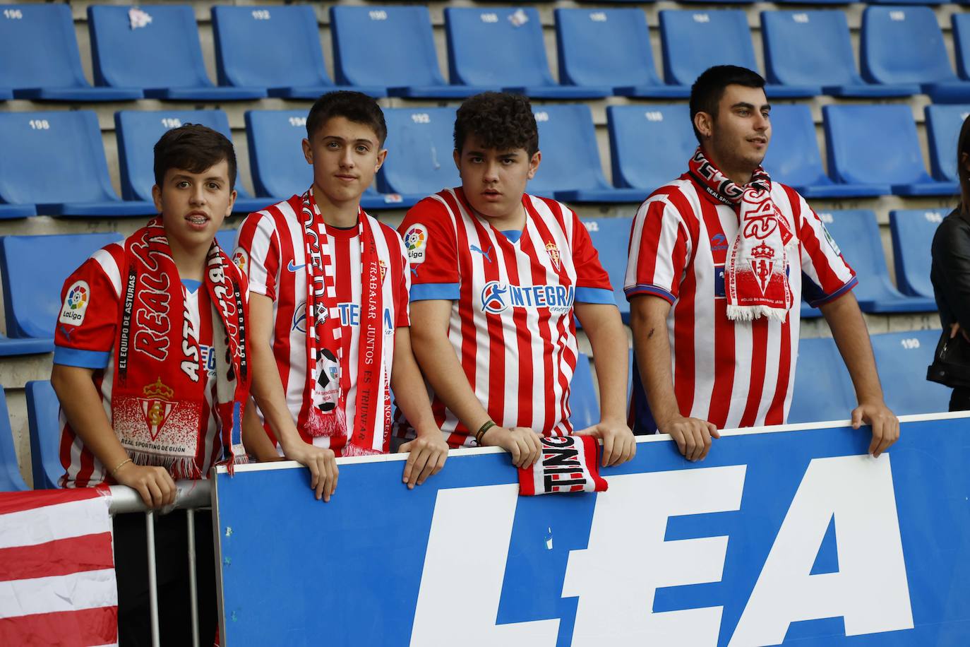 Fotos: ¿Estuviste en el Alavés - Sporting? ¡Búscate!