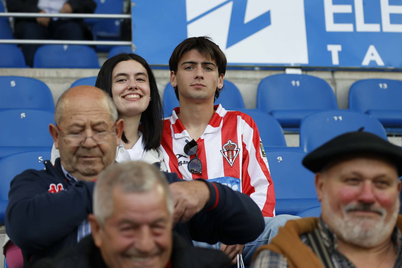 Fotos: ¿Estuviste en el Alavés - Sporting? ¡Búscate!