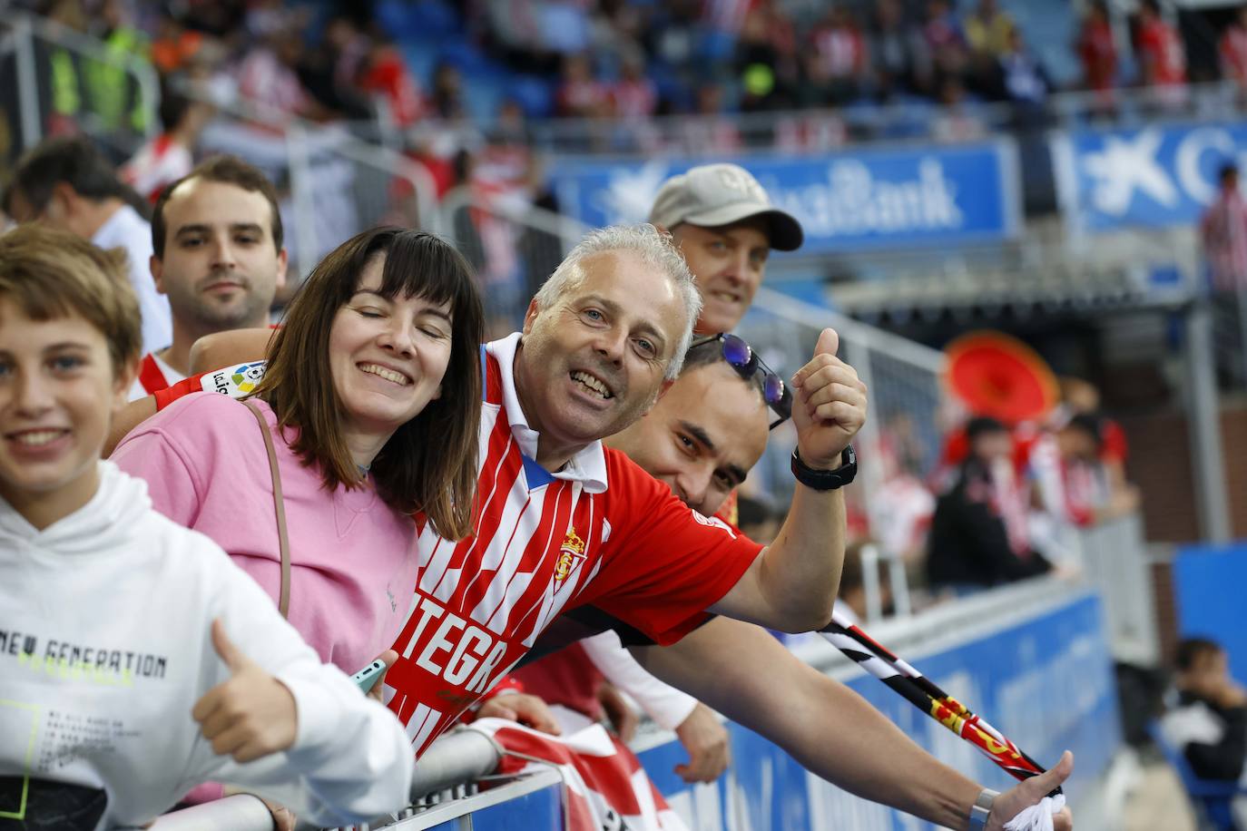 Fotos: ¿Estuviste en el Alavés - Sporting? ¡Búscate!