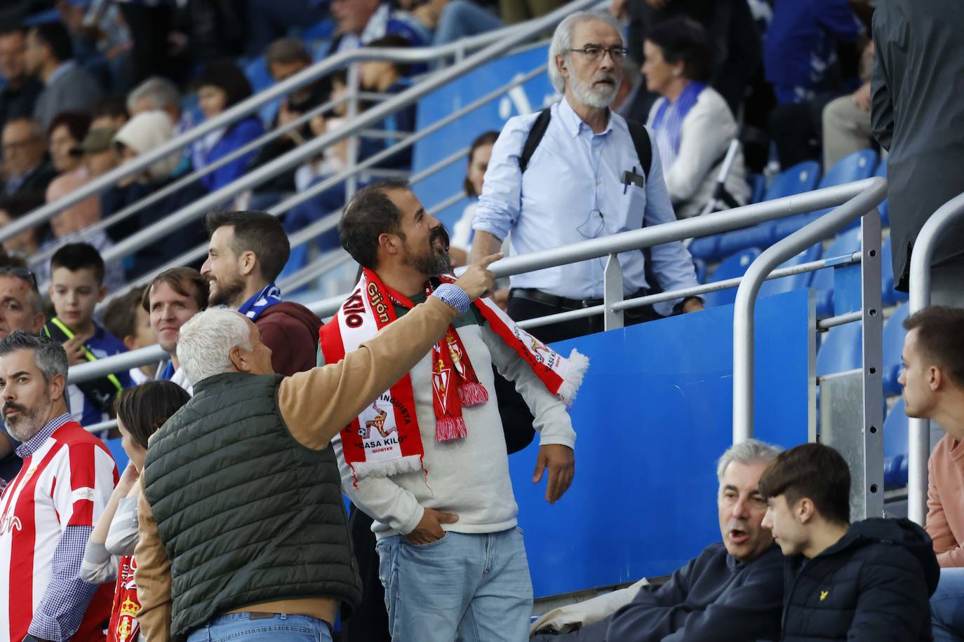 Fotos: ¿Estuviste en el Alavés - Sporting? ¡Búscate!