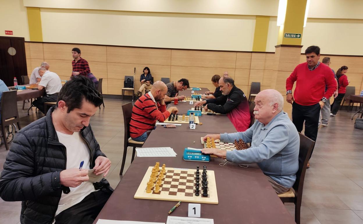 Roberto Clemente frente a Juan Manuel Redondo.