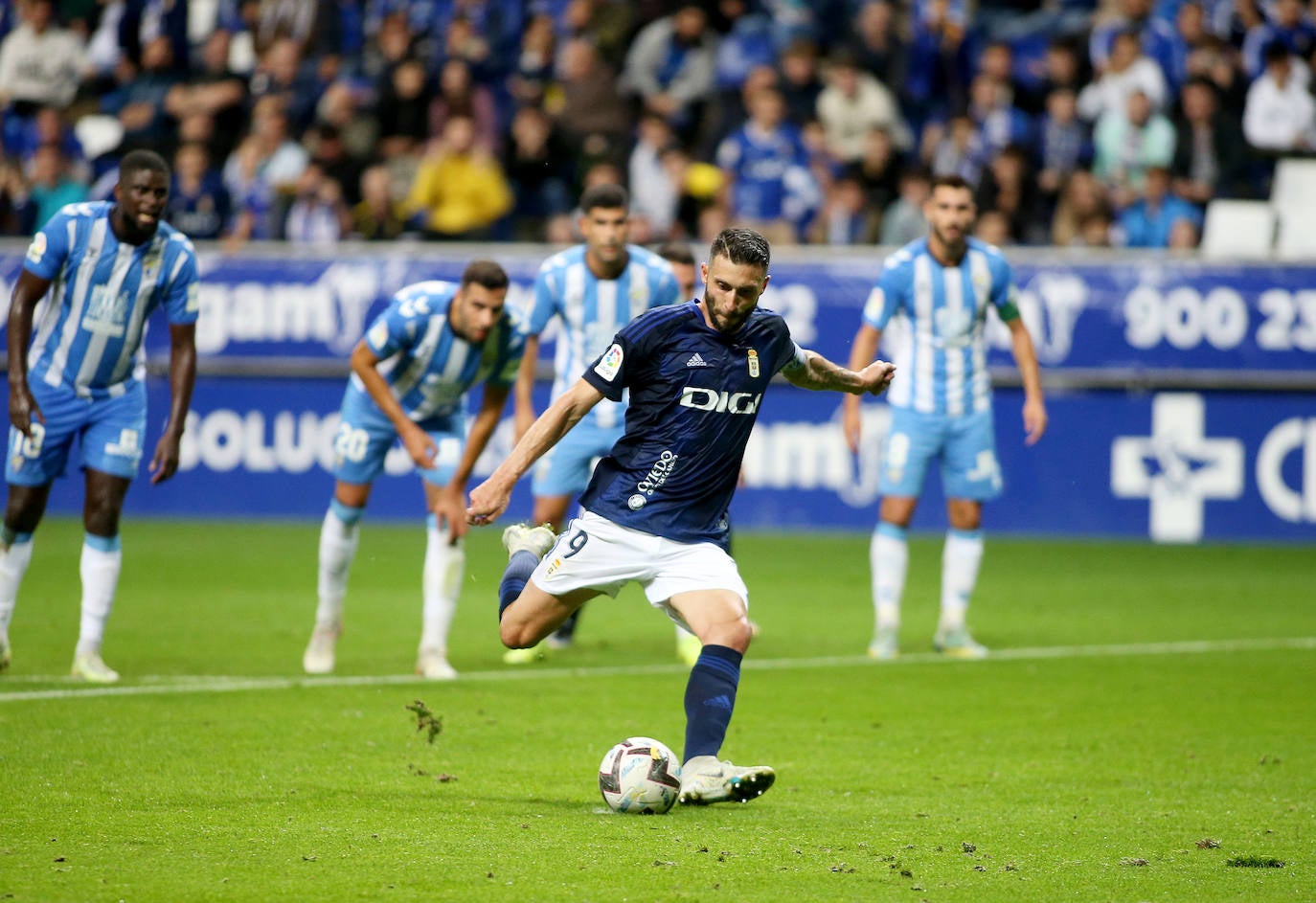 Fotos: Las mejores jugadas del Real Oviedo - Málaga