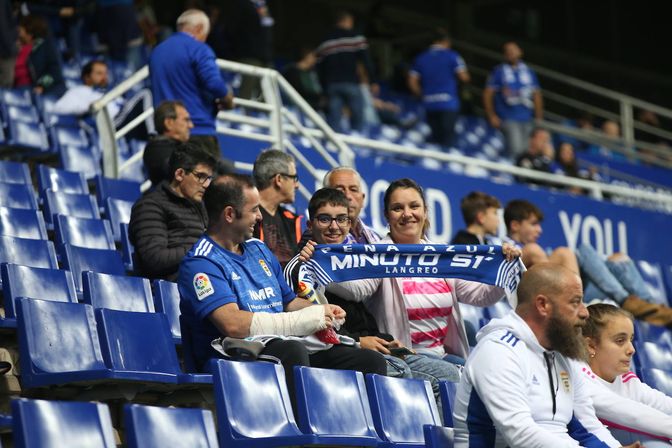 Fotos: ¿Estuviste en el Real Oviedo - Málaga? ¡Búscate!