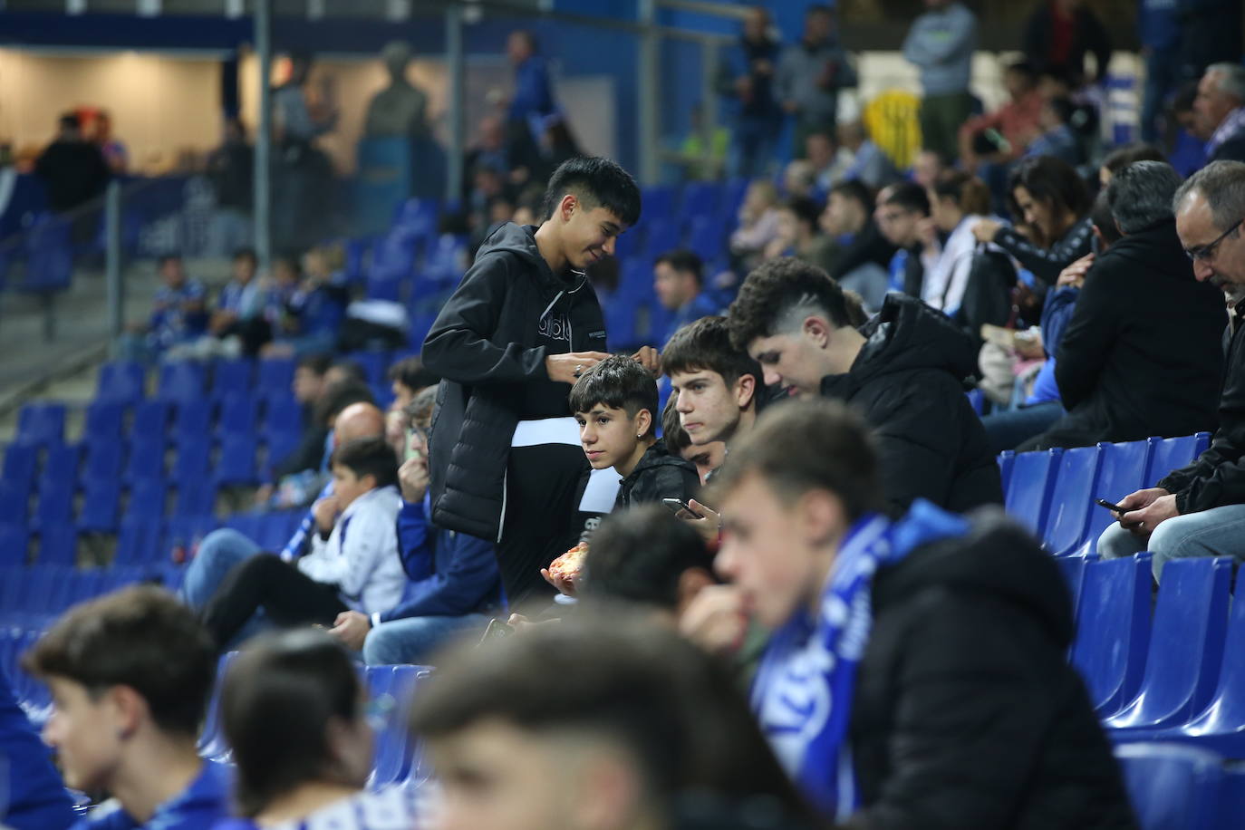 Fotos: ¿Estuviste en el Real Oviedo - Málaga? ¡Búscate!