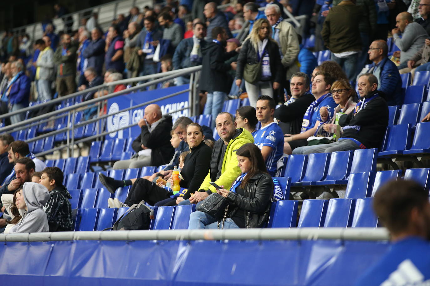 Fotos: ¿Estuviste en el Real Oviedo - Málaga? ¡Búscate!