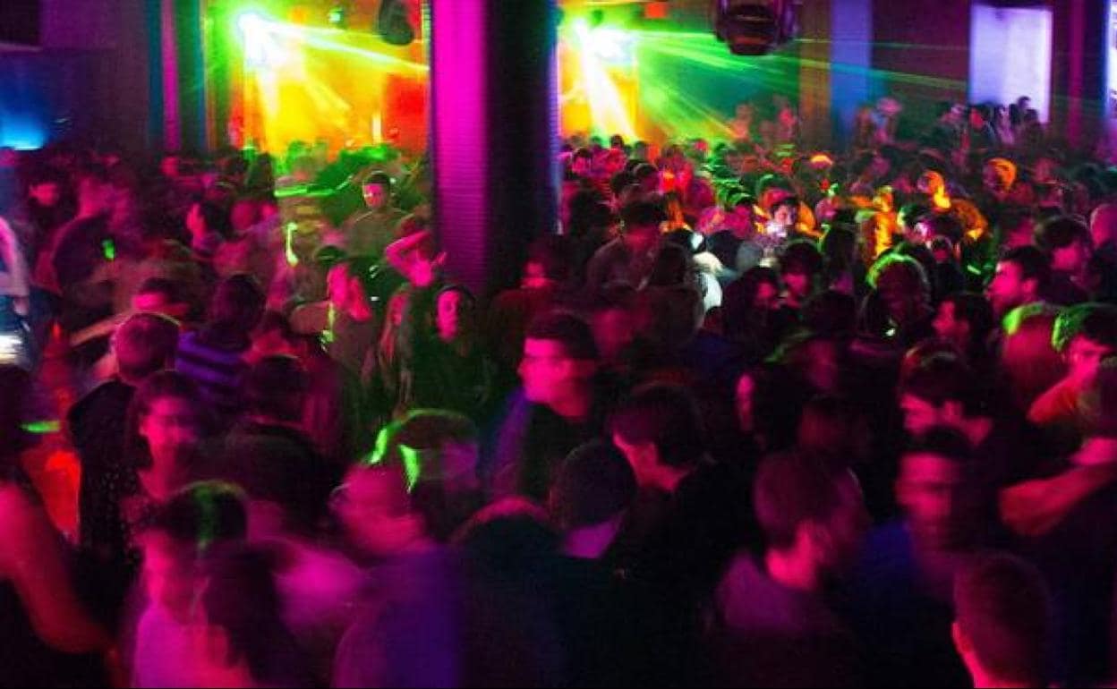 Cancelan una 'fiesta de soltero' en Grado con una polémica oferta: «Es intolerable»