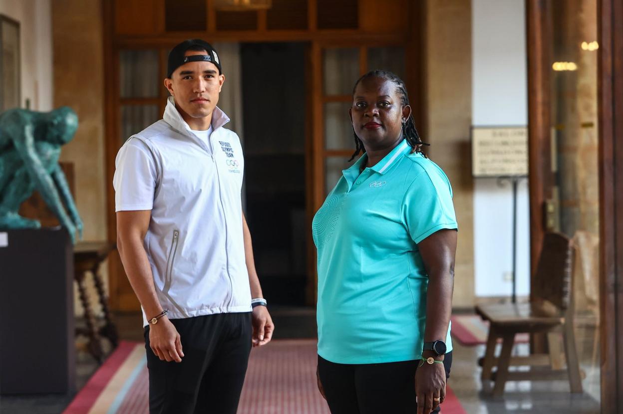 Eldric Sella y Lydia Murungi, ayer, en Oviedo. 
