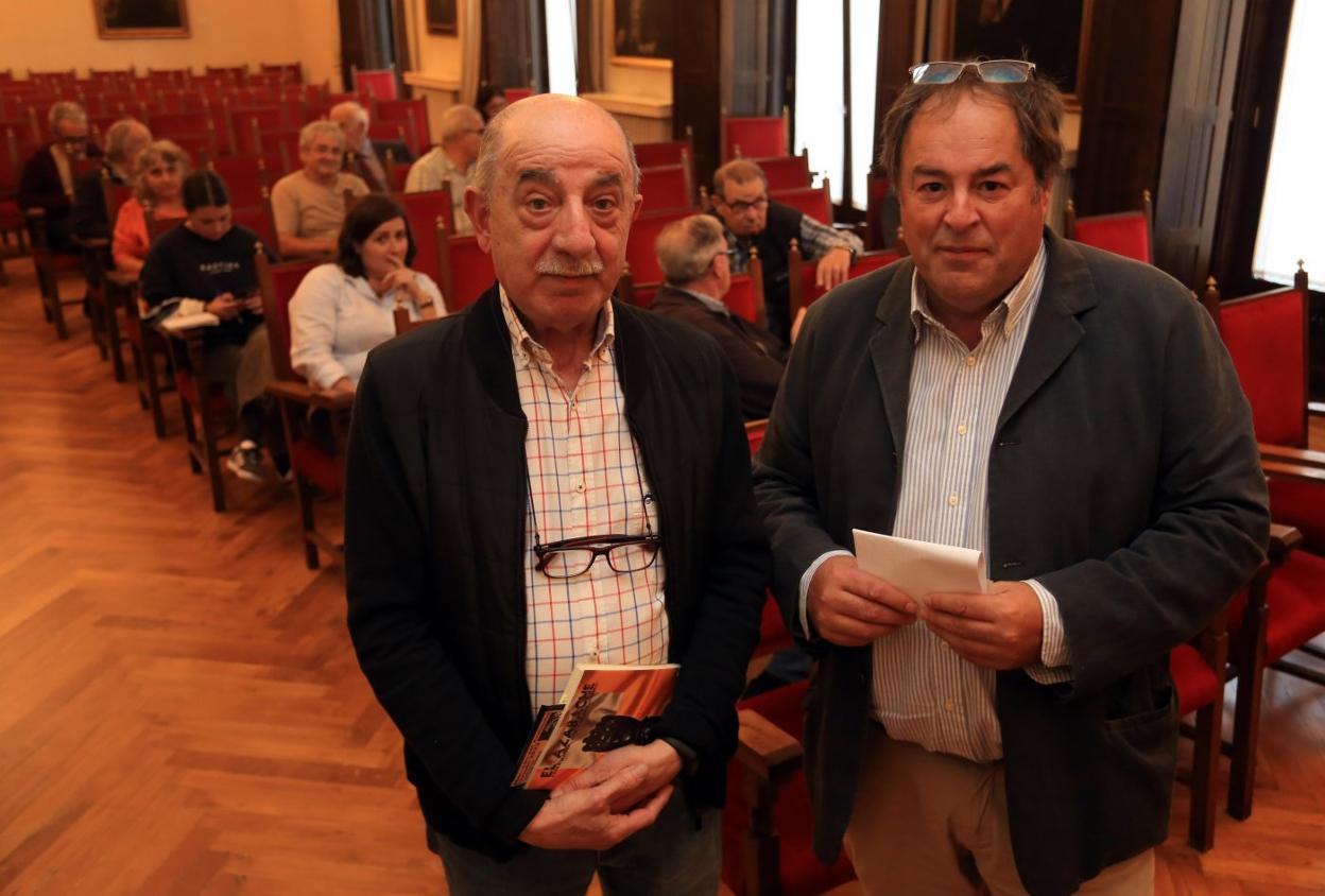 Valentín Monte y Rogelio Estrada, ayer, en el Ridea. 
