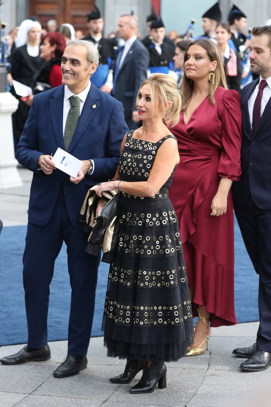 Fotos: Colorido en la alfombra azul de los Premios Princesa