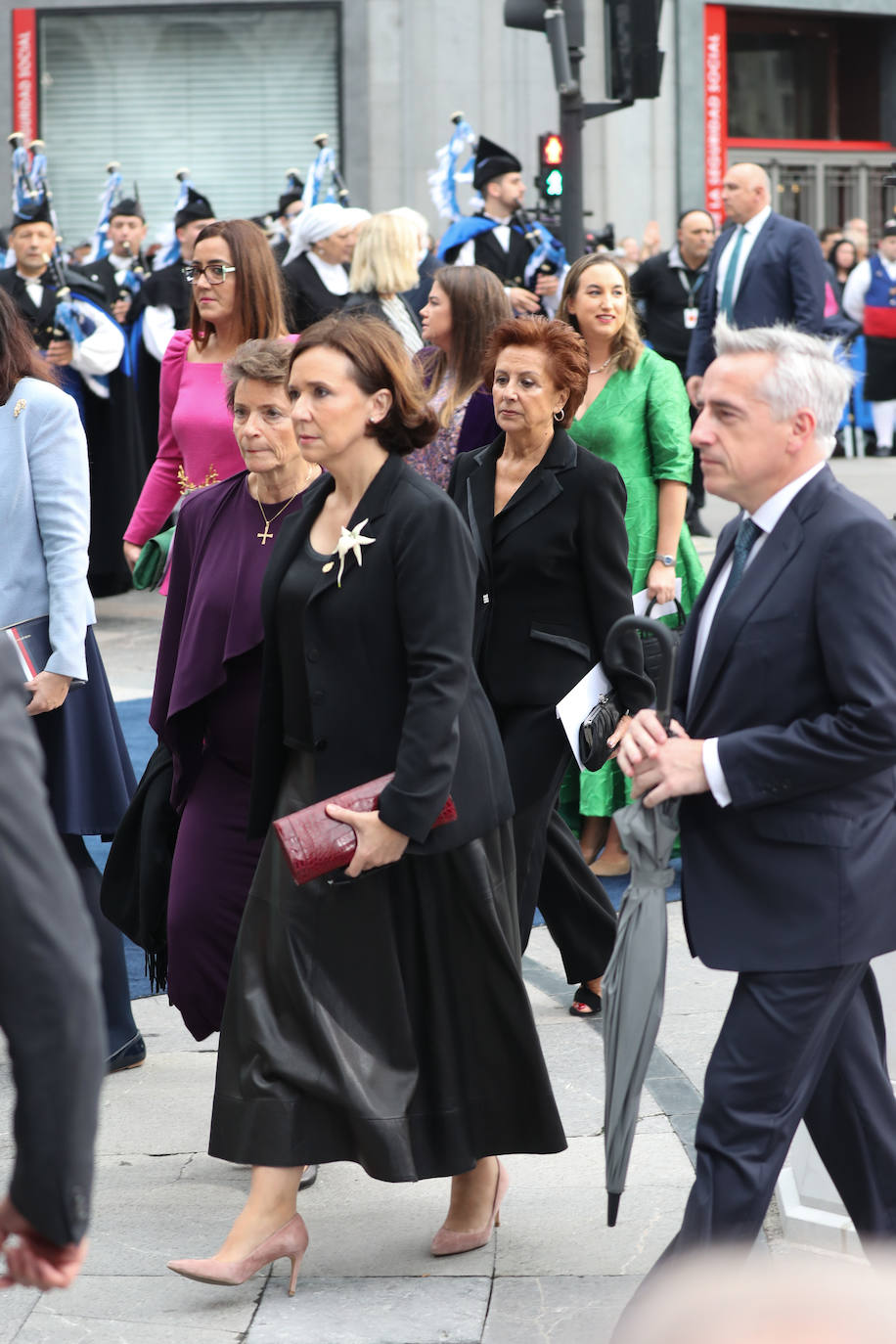 Fotos: Colorido en la alfombra azul de los Premios Princesa