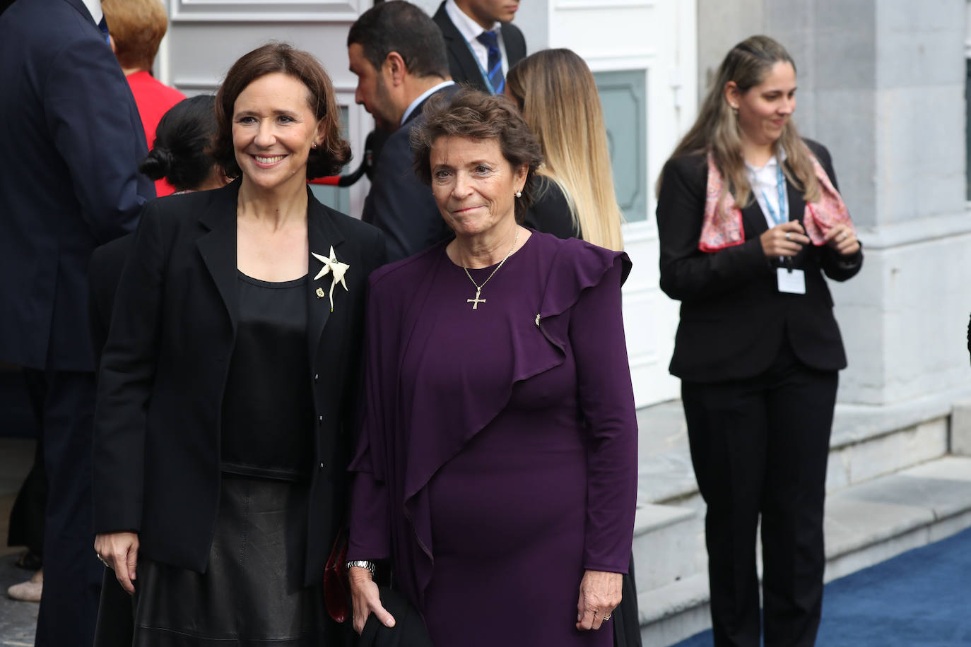 Fotos: Colorido en la alfombra azul de los Premios Princesa