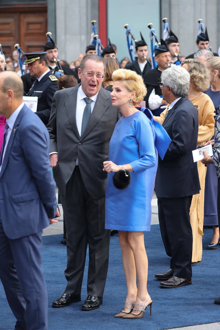 Fotos: Colorido en la alfombra azul de los Premios Princesa