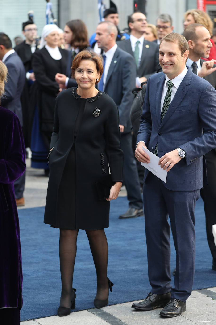 Fotos: Colorido en la alfombra azul de los Premios Princesa