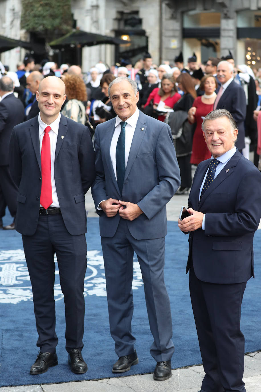 Fotos: Colorido en la alfombra azul de los Premios Princesa