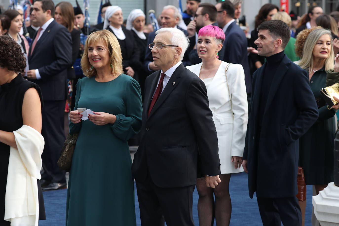 Fotos: Colorido en la alfombra azul de los Premios Princesa