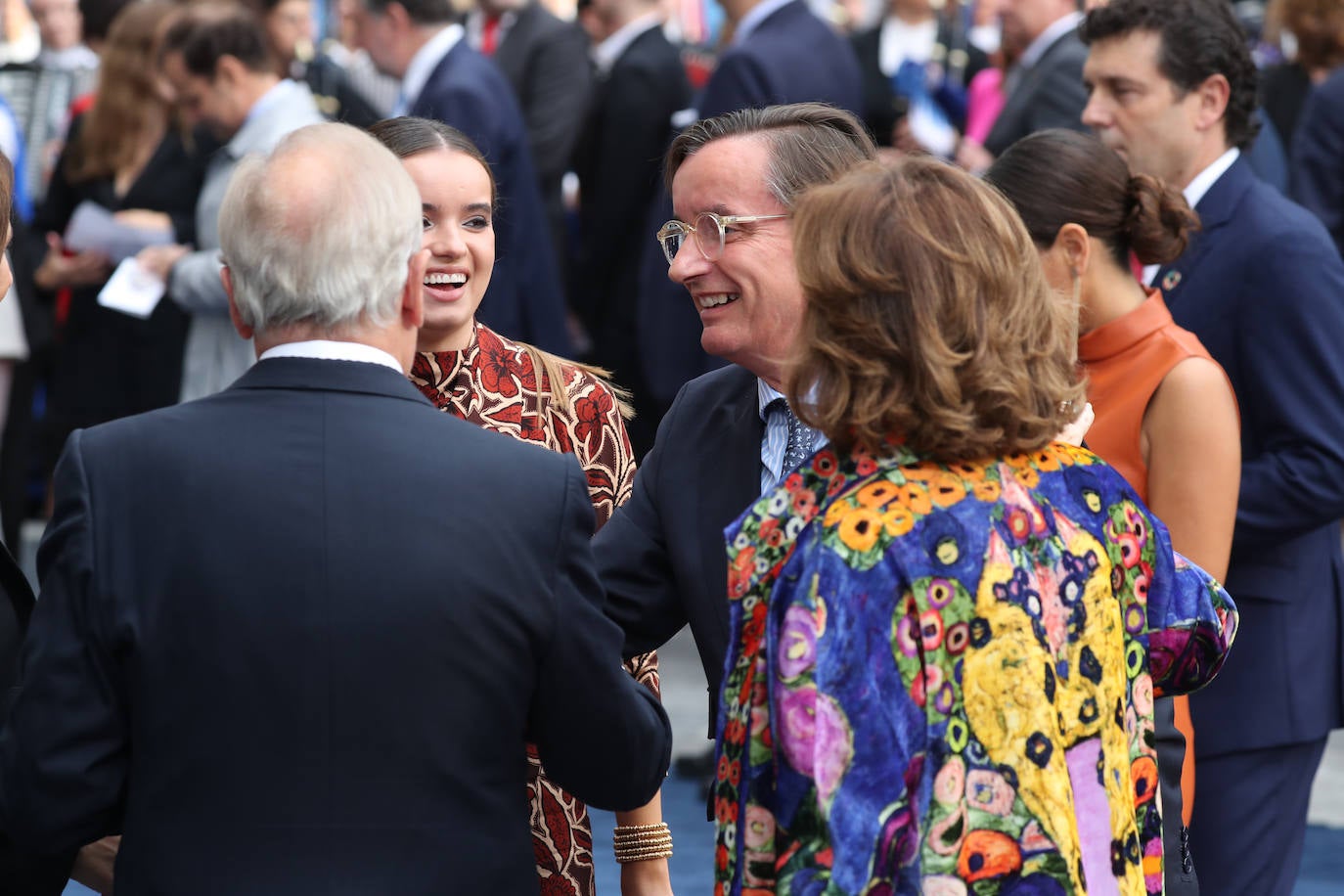 Fotos: Colorido en la alfombra azul de los Premios Princesa