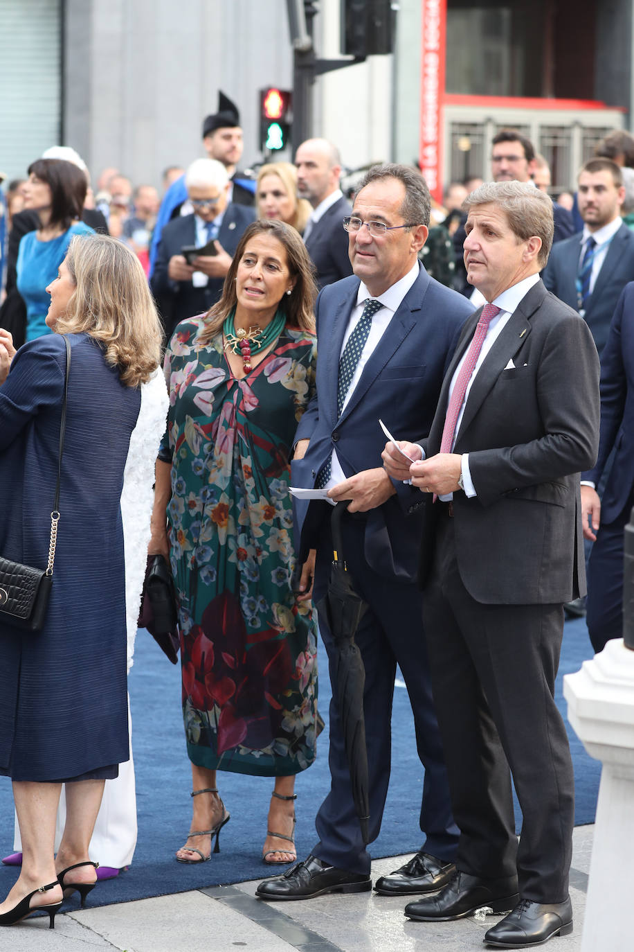 Fotos: Colorido en la alfombra azul de los Premios Princesa