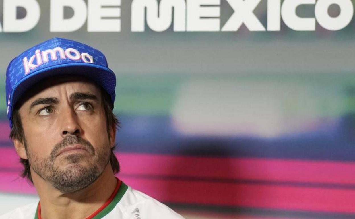 Fernando Alonso, durante la rueda de prensa este viernes del Gran Premio Ciudad de México.