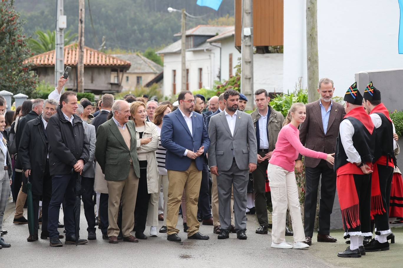 Fotos: Cadavedo, Pueblo Ejemplar y entregado en la visita de los Reyes