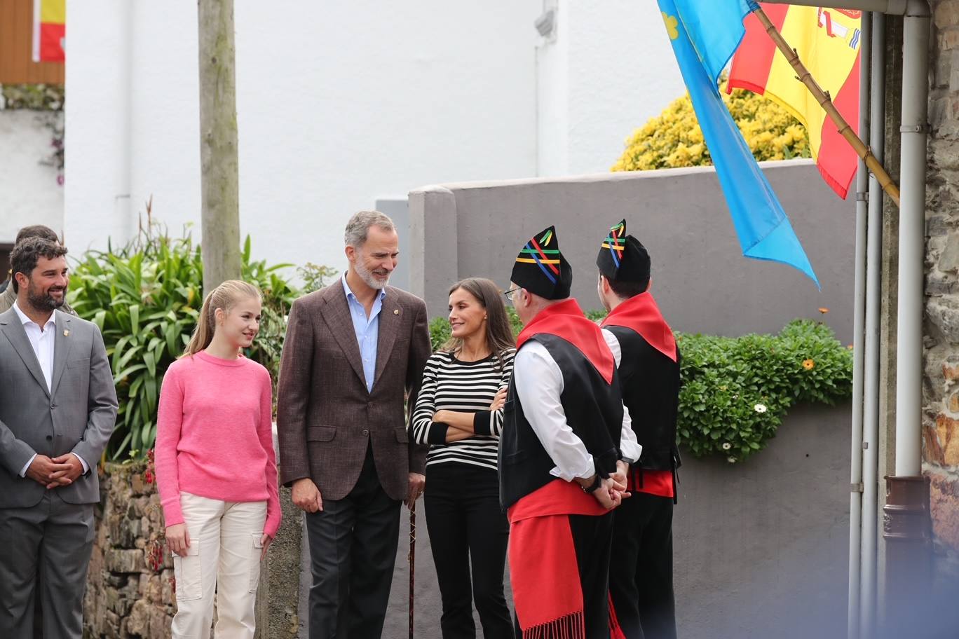 Fotos: Cadavedo, Pueblo Ejemplar y entregado en la visita de los Reyes