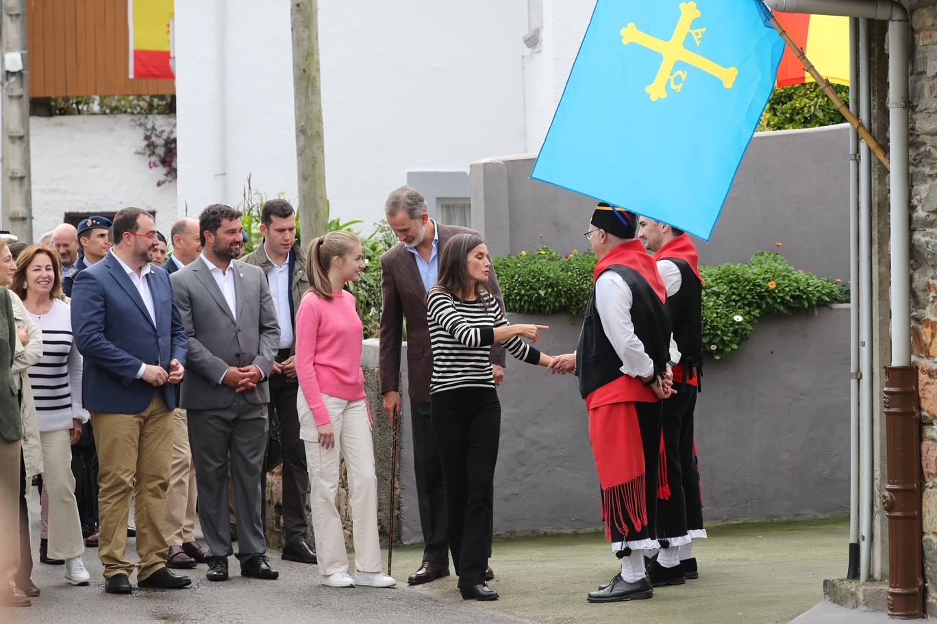 Fotos: Cadavedo, Pueblo Ejemplar y entregado en la visita de los Reyes