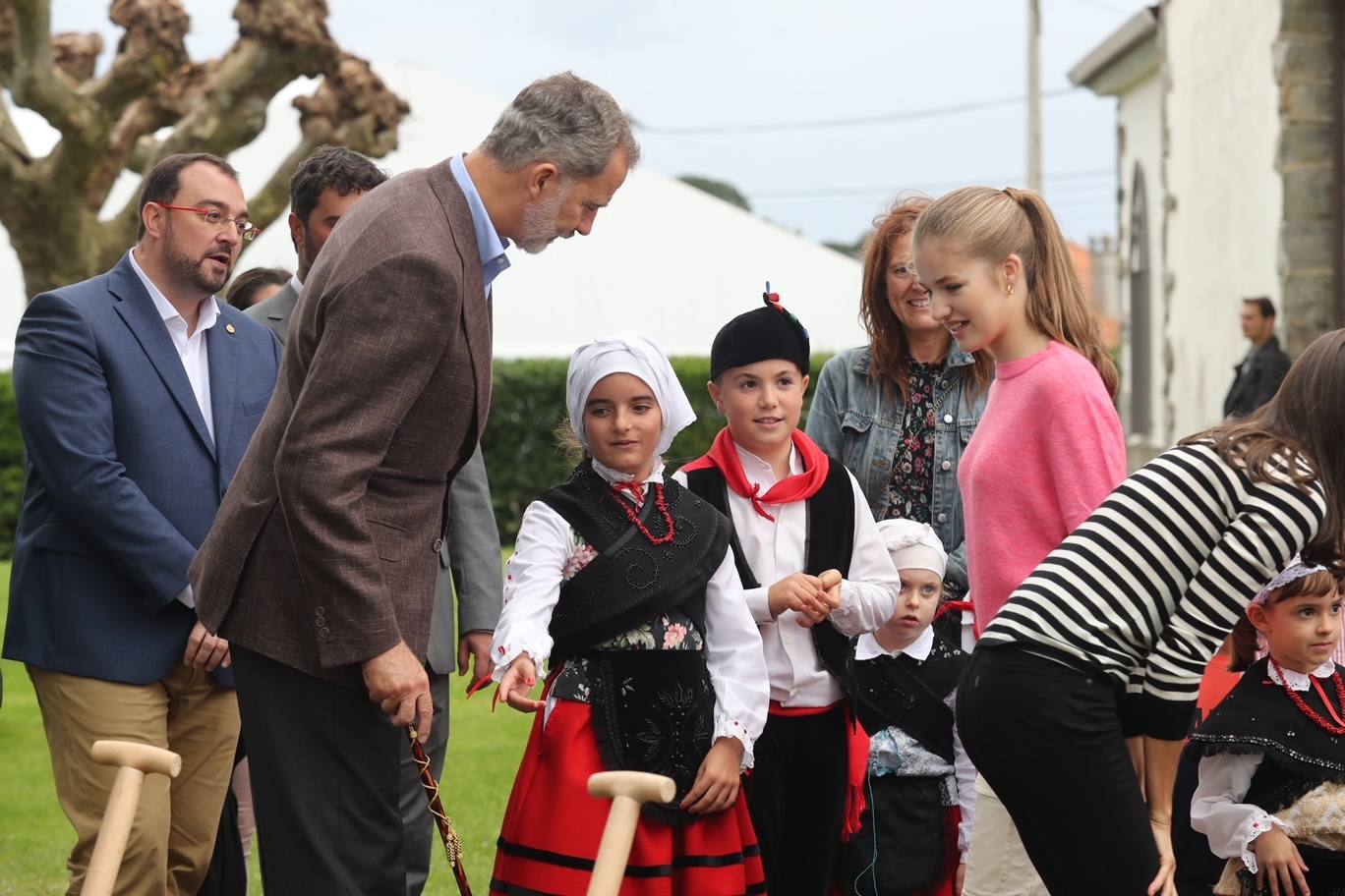 Fotos: Cadavedo, Pueblo Ejemplar y entregado en la visita de los Reyes