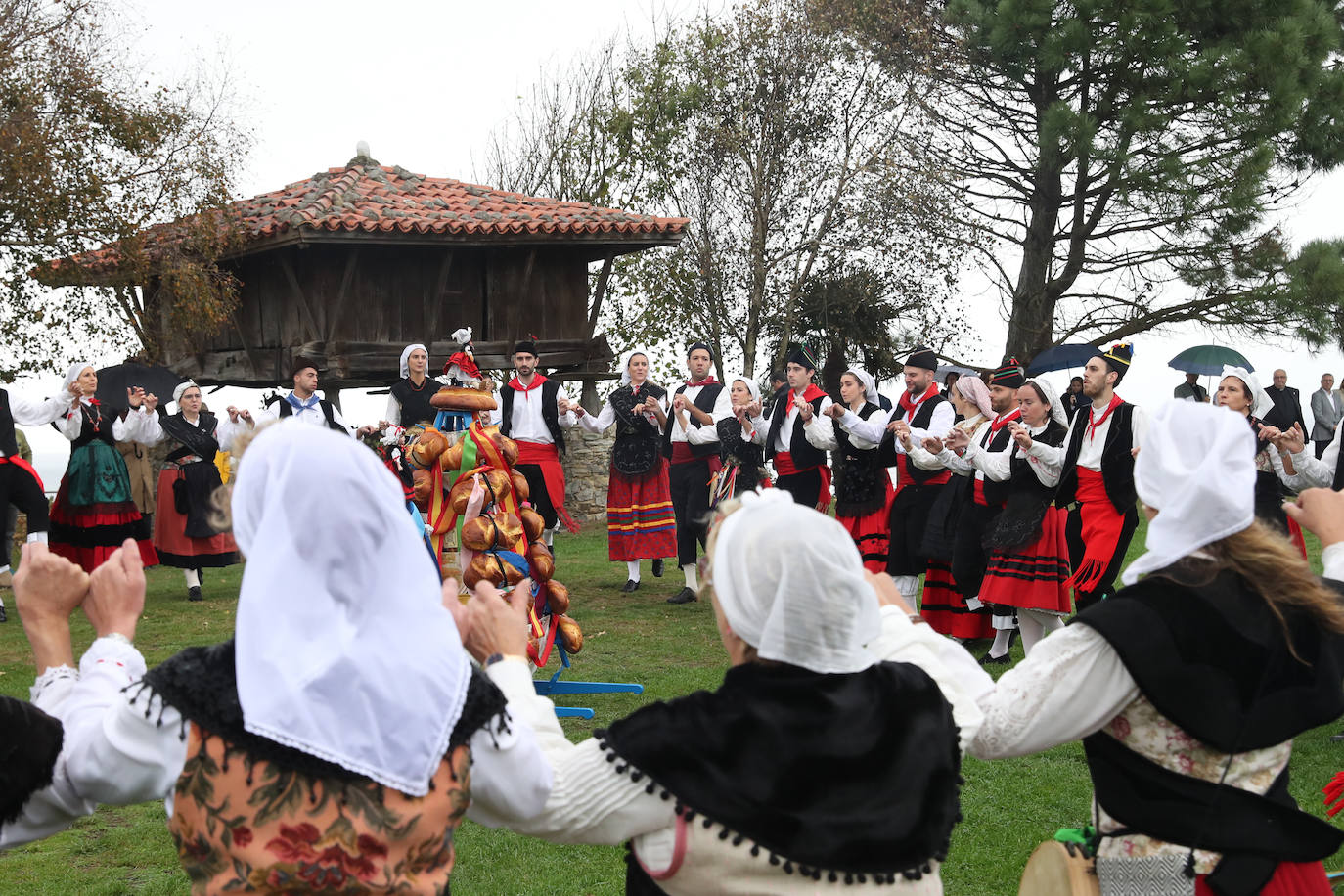 Fotos: Cadavedo, Pueblo Ejemplar y entregado en la visita de los Reyes