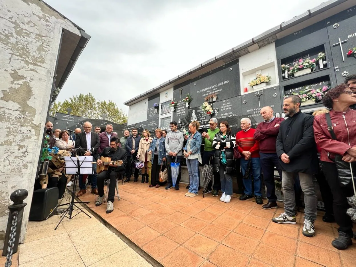 Homenaje a los «Mártires de Carbayín»