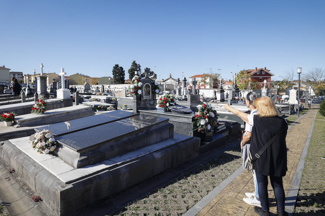 Fotos: Asturias, fiel a la tradición en el día de Todos los Santos