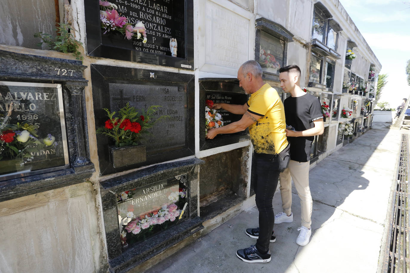 Fotos: Asturias, fiel a la tradición en el día de Todos los Santos