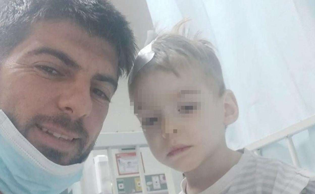 Oliver y su padre Alejandro, en una foto que publicó su progenitor la semana pasada.