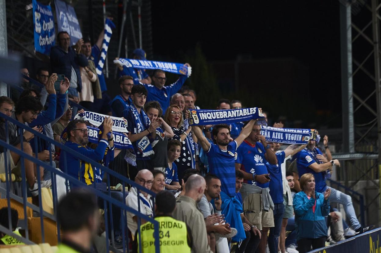 El Real Oviedo agradece el apoyo de la afición y esta responde