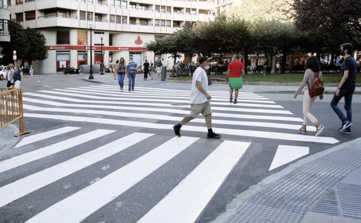 Los peatones pueden ser sancionados con cuantiosas multas si no circulan adecuadamente 