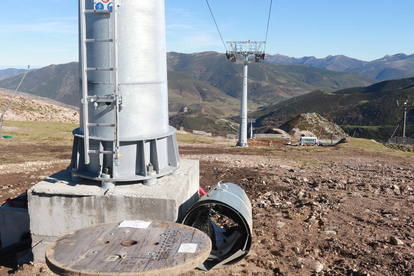 Fotos: Las nuevas telecabinas de Valgrande-Pajares