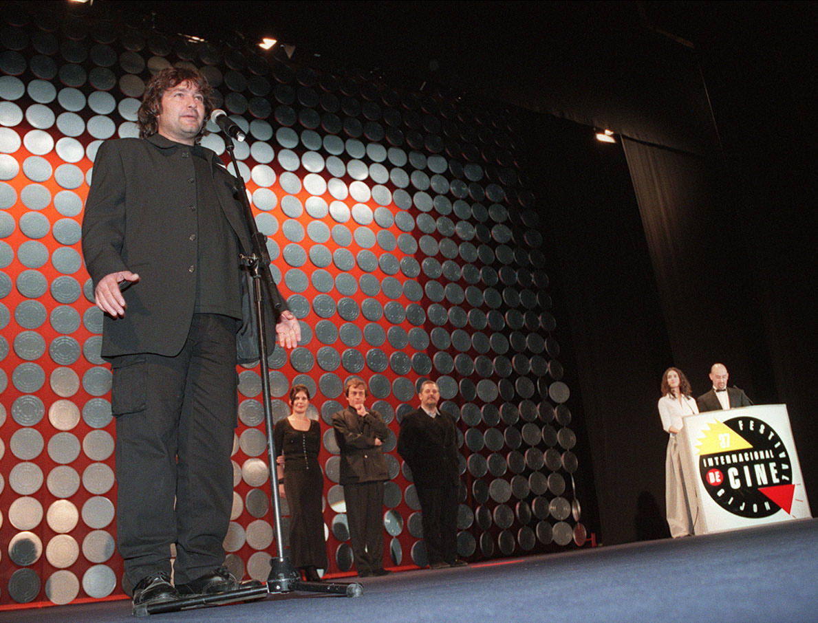 El actor cubano formó parte del jurado durante la 37 Edición del Festival Internacional de Cine de Gijón en 1999. En la imagen se le ve en el Teatro Jovellanos de Gijón durante la gala de inauguración