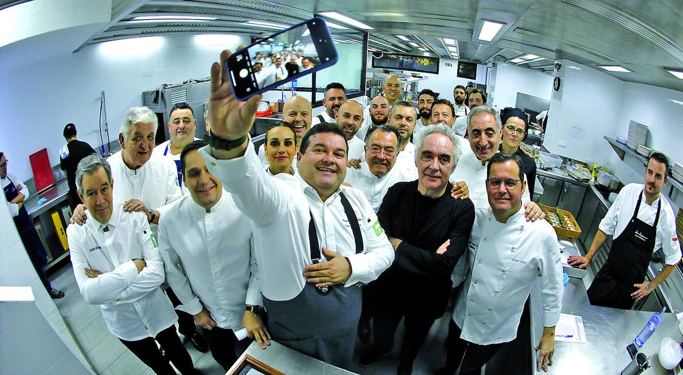 Eduardo Méndez Riestra, Pedro Morán, Ferran Adrià, Graciela Blanco y José Andrés por videoconferencia. 