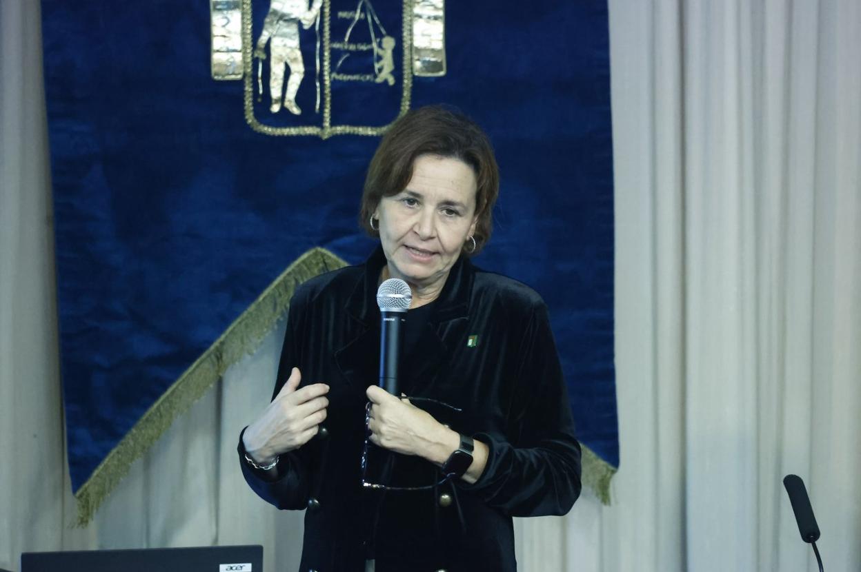 Carmen Moriyón, en el instituto Jovellanos. 