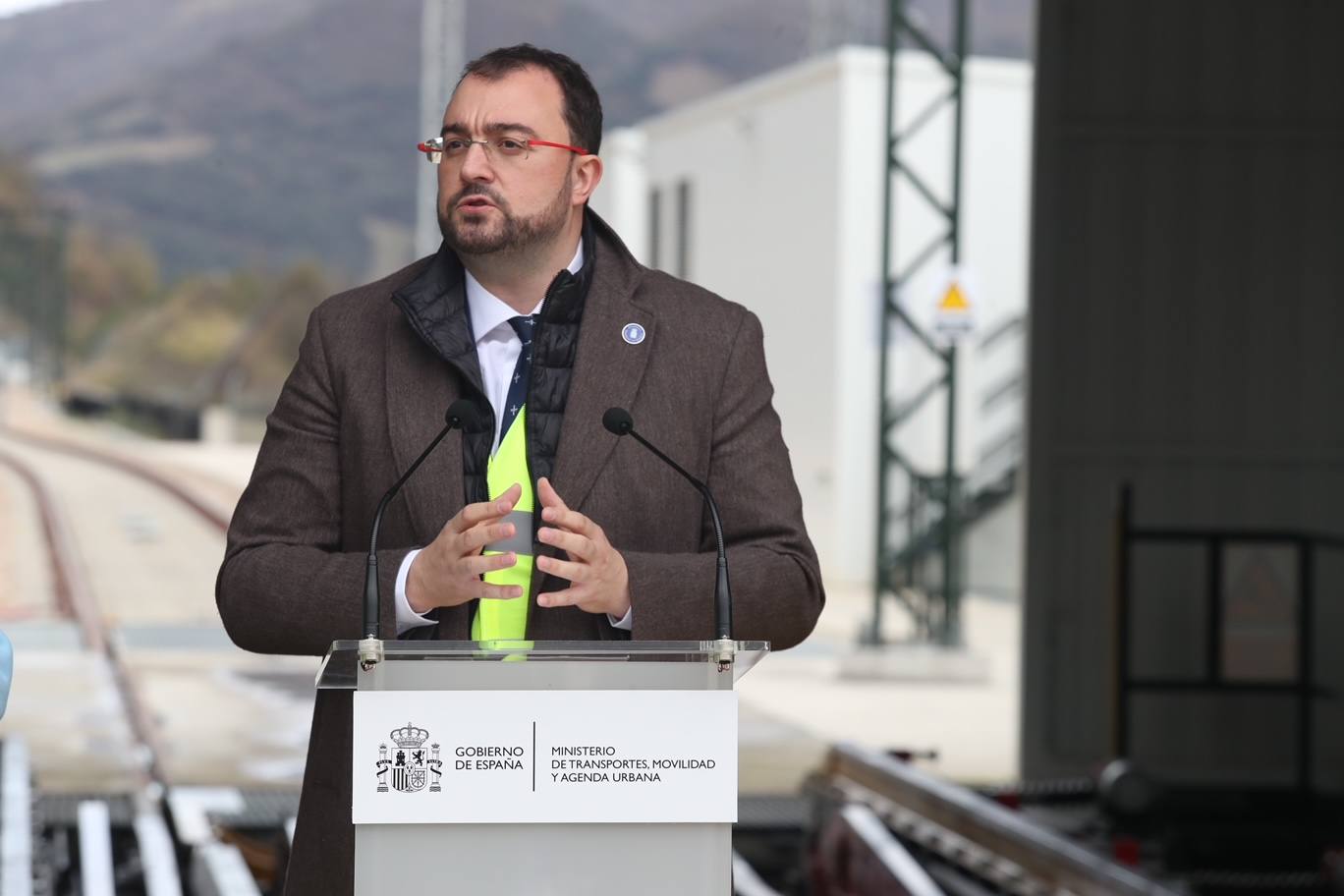 Fotos: Día histórico para Asturias con el primer tren de pasajeros que cruza la variante de Pajares