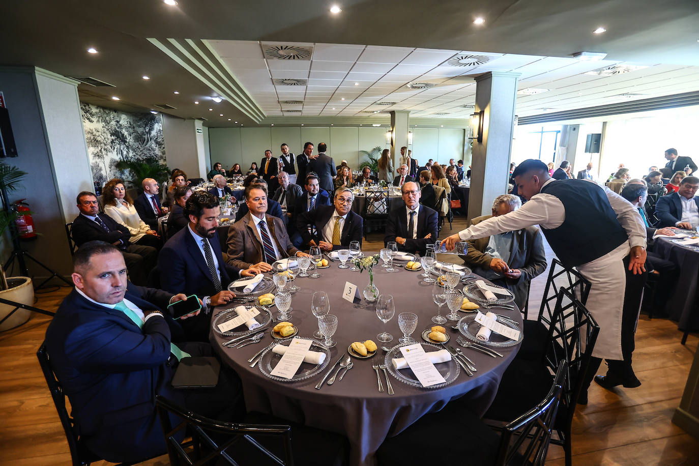 Fotos: Sáenz de Jubera, galardonado con el Premio Asturmanager por el «compromiso con su tierra»