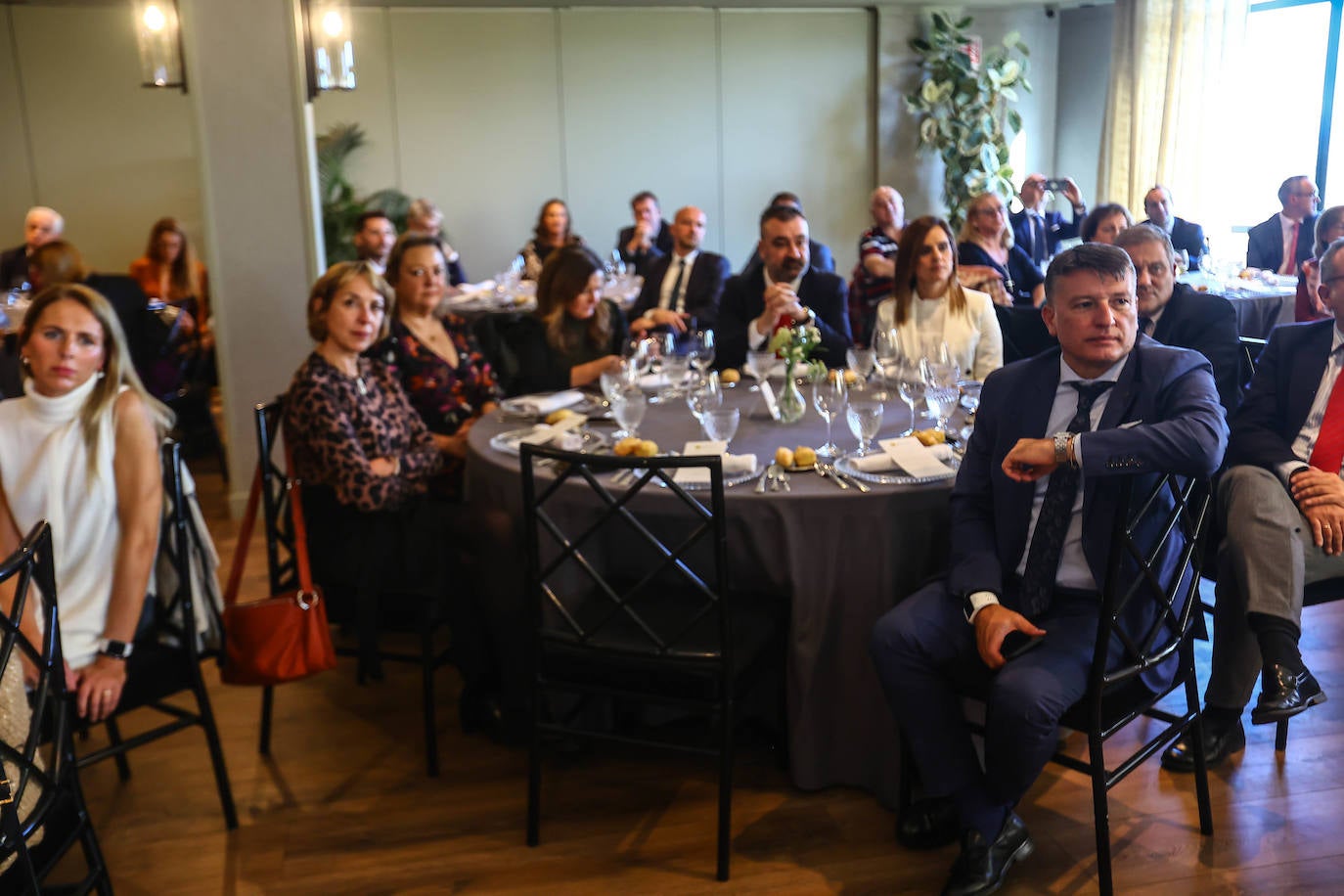 Fotos: Sáenz de Jubera, galardonado con el Premio Asturmanager por el «compromiso con su tierra»