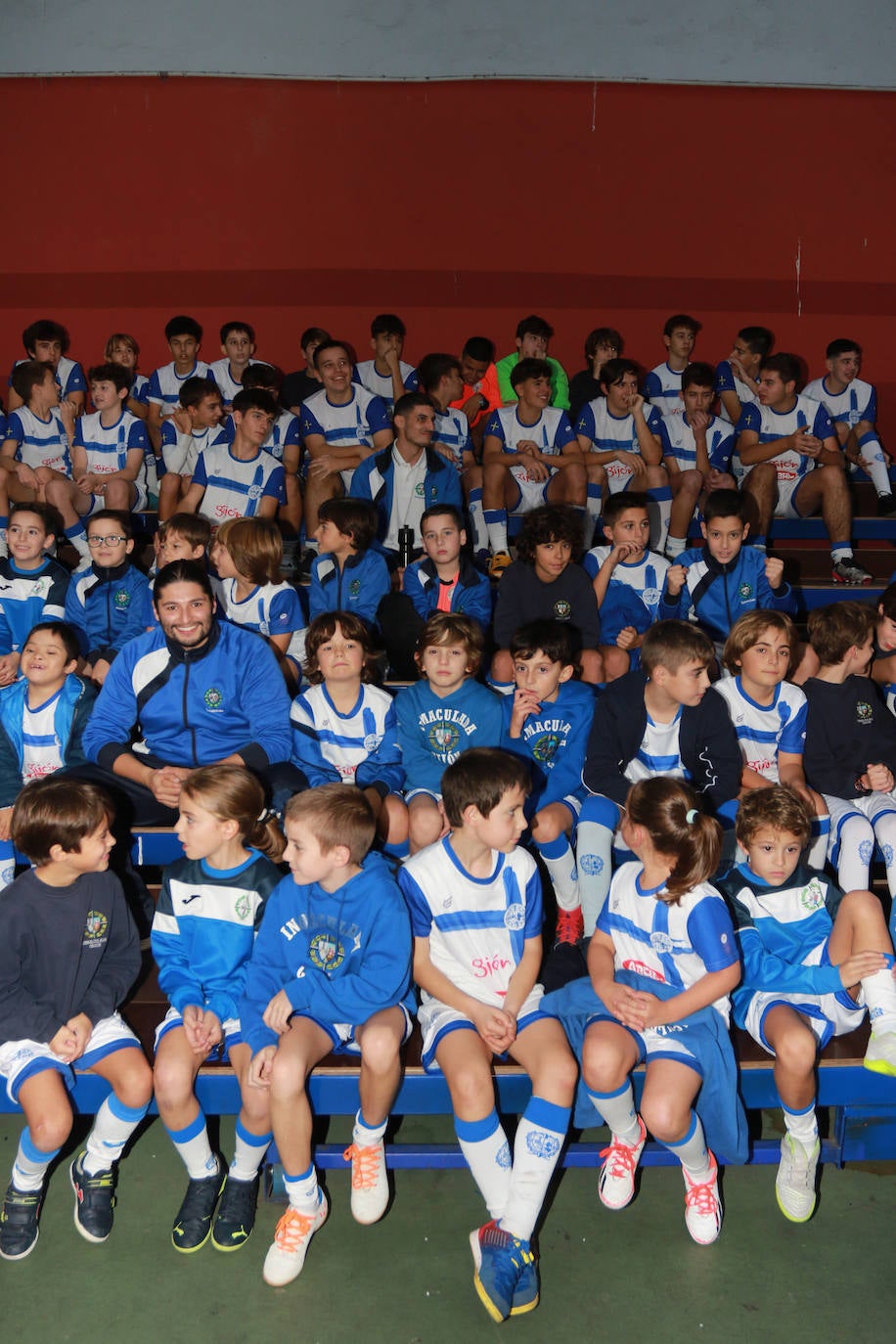 Fotos: Ilusión y deporte en la presentación de los equipos del Inmaculada