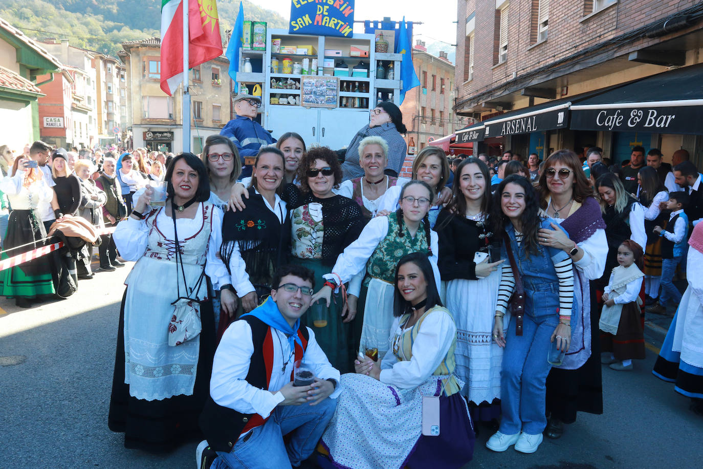 Fotos: La fiesta de los Humanitarios llena las calles de Moreda