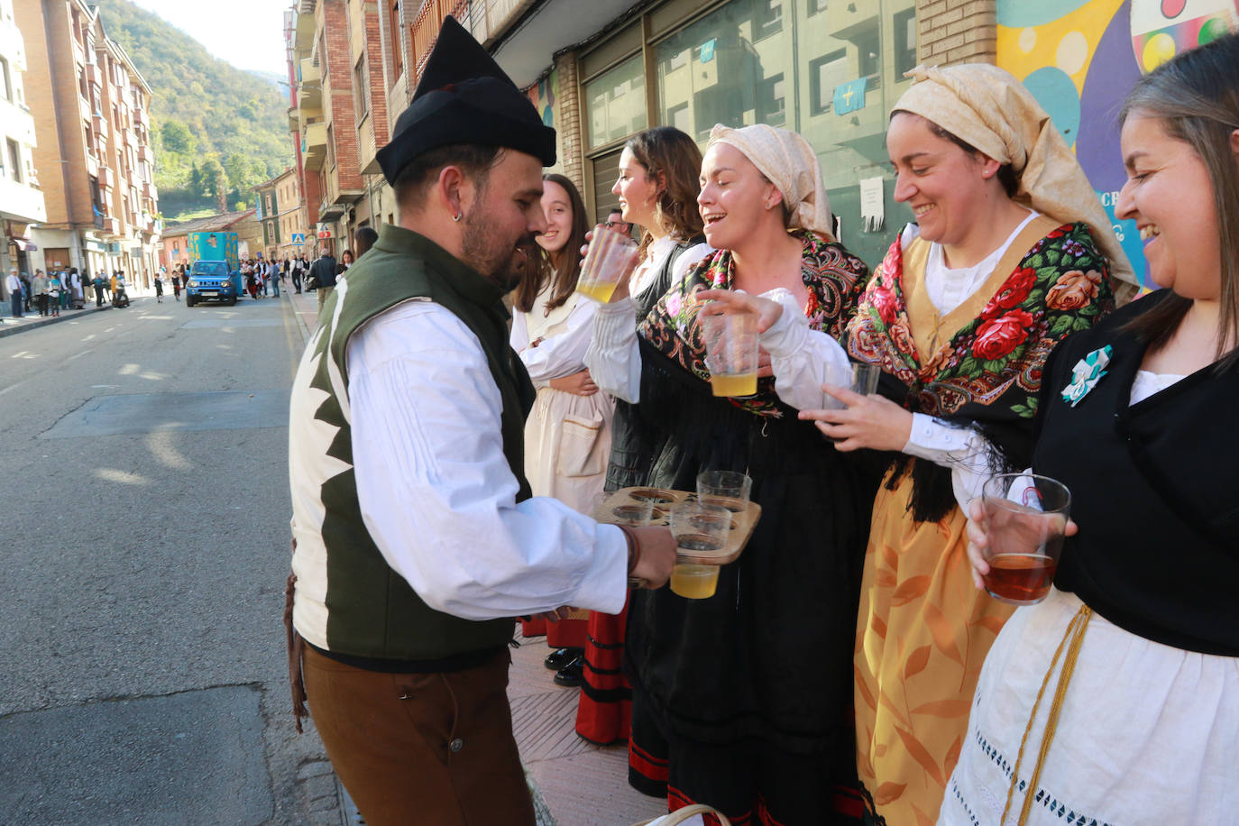 Fotos: La fiesta de los Humanitarios llena las calles de Moreda