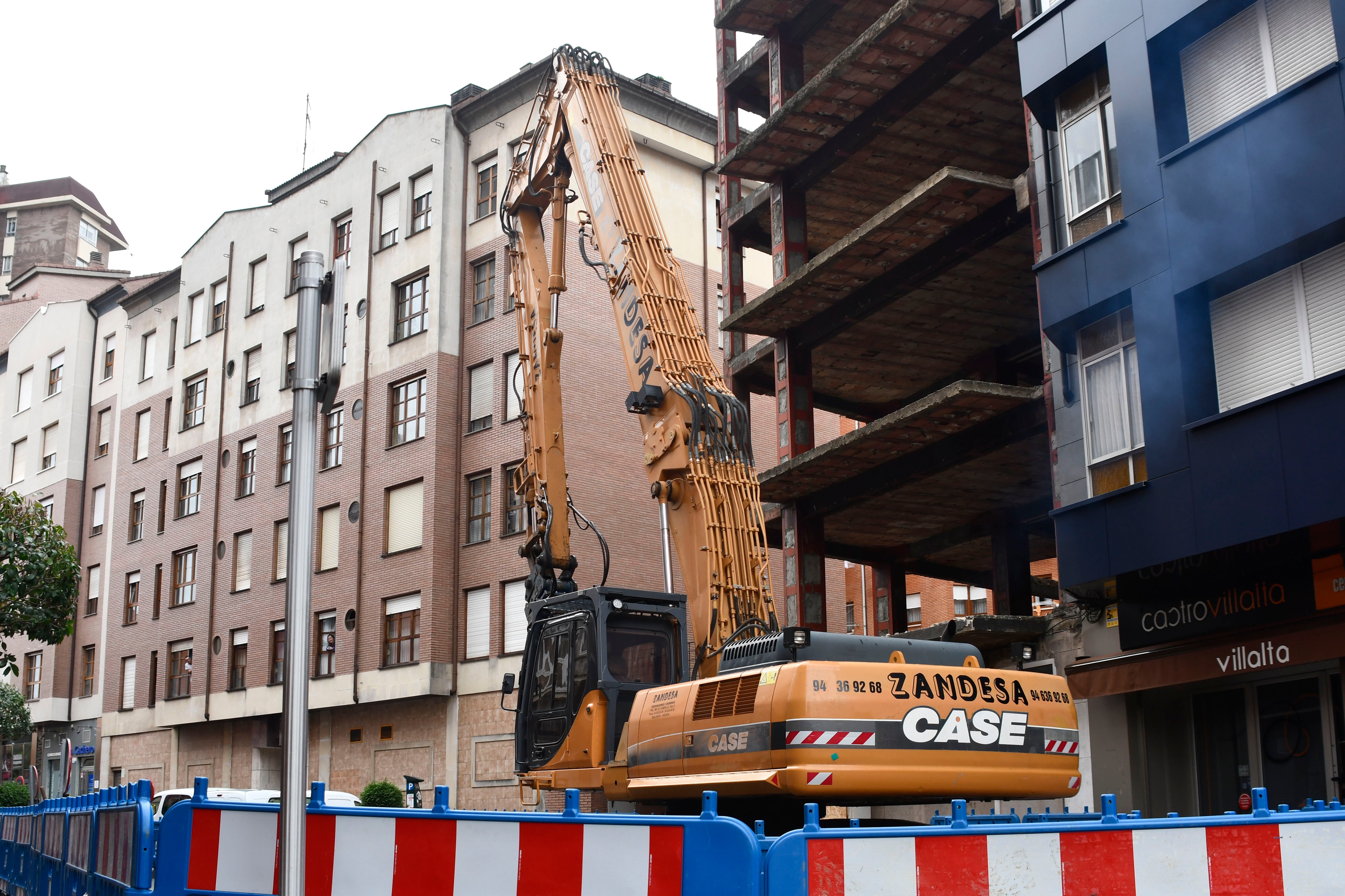 Fotos: Demolición del esqueleto de El Carbayedo